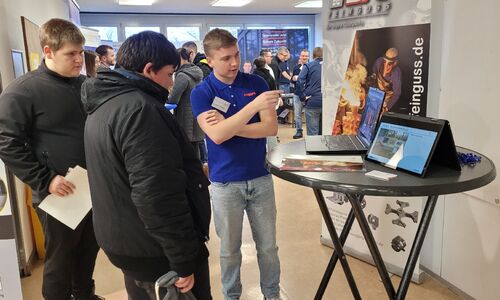 Ein Bild vom Informationsstand bei der Infoveranstaltung de Gedener Gesamtschule